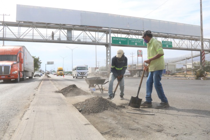  DA INICIO MUNICIPIO DE ESCOBEDO A OPERATIVO DE MANTENIMIENTO INTEGRAL REHABILITANDO LA CARRETERA A LAREDO