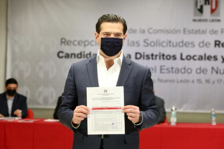  PACO CIENFUEGOS FORMALIZA REGISTRO COMO PRECANDIDATO PARA MONTERREY