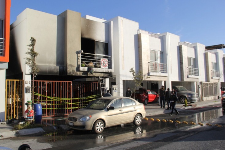  DIF DE ESCOBEDO APOYA A FAMILIA AFECTADA POR INCENDIO