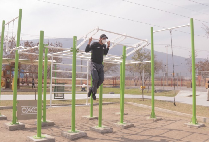  INSTALA ESCOBEDO GIMNASIO CROSSFIT EN PARQUE LINEAL PARA PROMOVER EL EJERCICIO Y LA SALUD