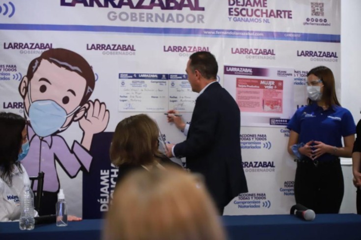  FIRMA FERNANDO LARRAZABAL COMPROMISOS NOTARIADOS NÚMERO 5, 6 Y 7 QUE FORTALECEN  LAS CONDICIONES DE MUJERES EN SITUACIÓN DE VULNERABILIDAD