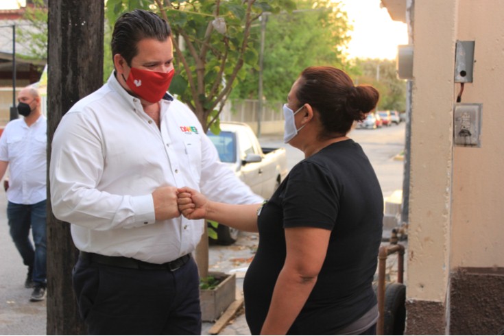  SE COMPROMETE DANIEL TORRES A REHABILITAR CALLES Y ELIMINAR LOS BACHES EN GUADALUPE