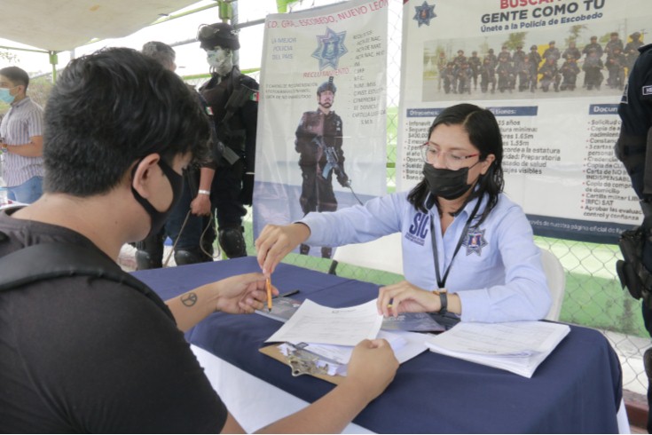  INVITA ESCOBEDO A PRÓXIMA FERIA LABORAL EN COLONIA LA ALIANZA; INSTALAN MÓDULO DE RECLUTAMIENTO PARA POLICÍAS