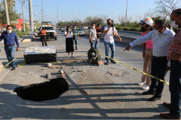  CIERRAN POR SOCAVÓN  AVENIDA CAMINO REAL EN SU CRUCE CON AGUALEGUAS