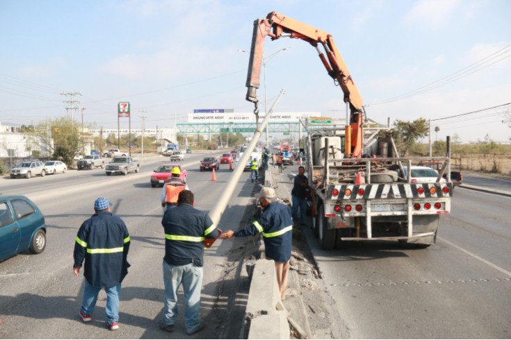  REHABILITA Y MODERNIZA ESCOBEDO ALUMBRADO DE CARRETERA A LAREDO